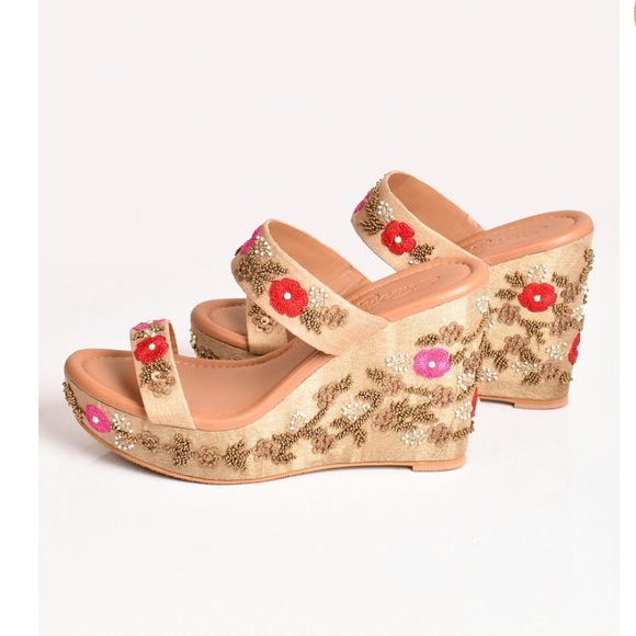 Nude wedges in silk with red and pink resham flowers along with gold sequin work - Picture 3 of 3